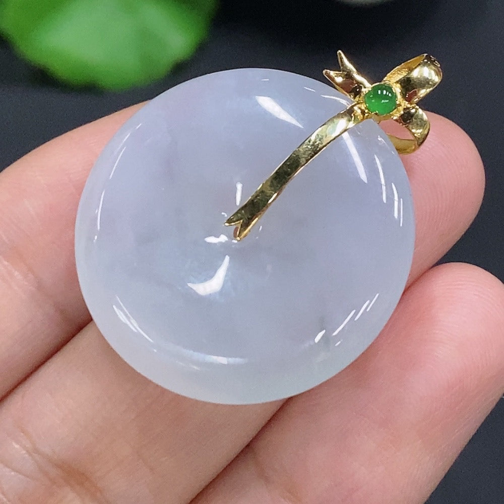 Jadeite Ruyi Pendant with 18K Gold Clasp, Total Weight Approx. 8.84g