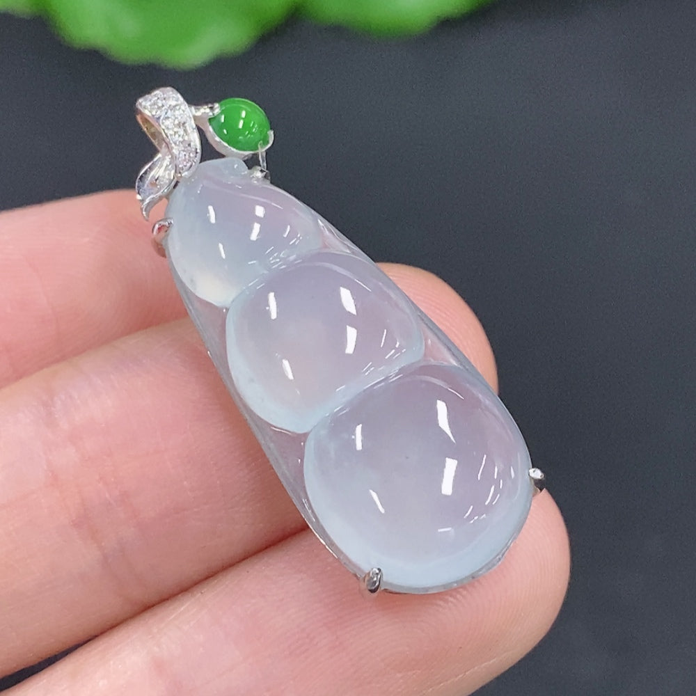 Jadeite Bean Pendant with 9K Gold Setting, Total Weight Approx. 4.1g (Non-Diamond)