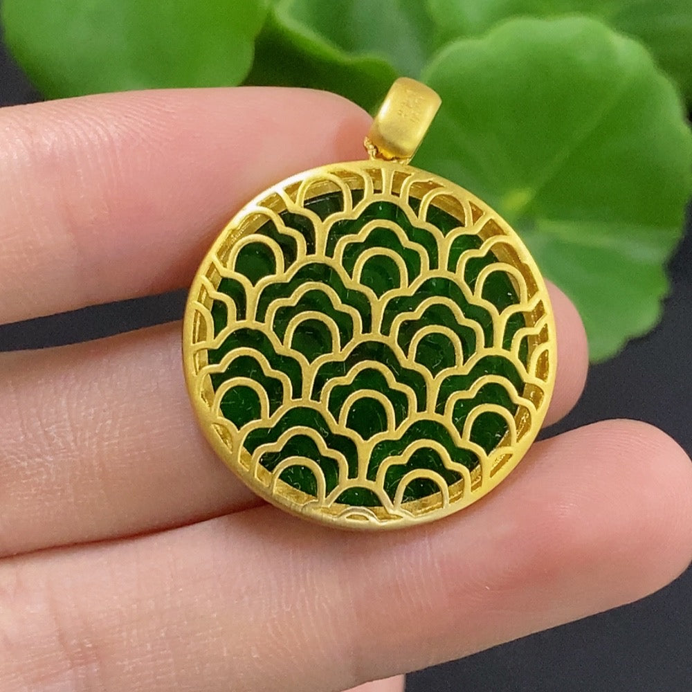 Jadeite Plain Pendant with 18k Mounting Containing Other Mineral Components (Full Thickness Card)
