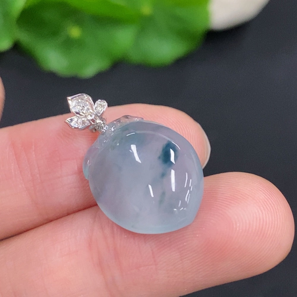 Jadeite Peach Pendant with 18K Gold Clasp, Total Weight Approximately 3.5g
