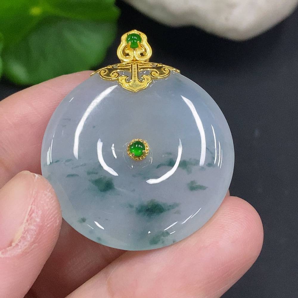 HUILIU HQ jadeite safety buckle with 18K gold, weighing approximately 11.2 grams, featuring a smooth, polished jade surface.