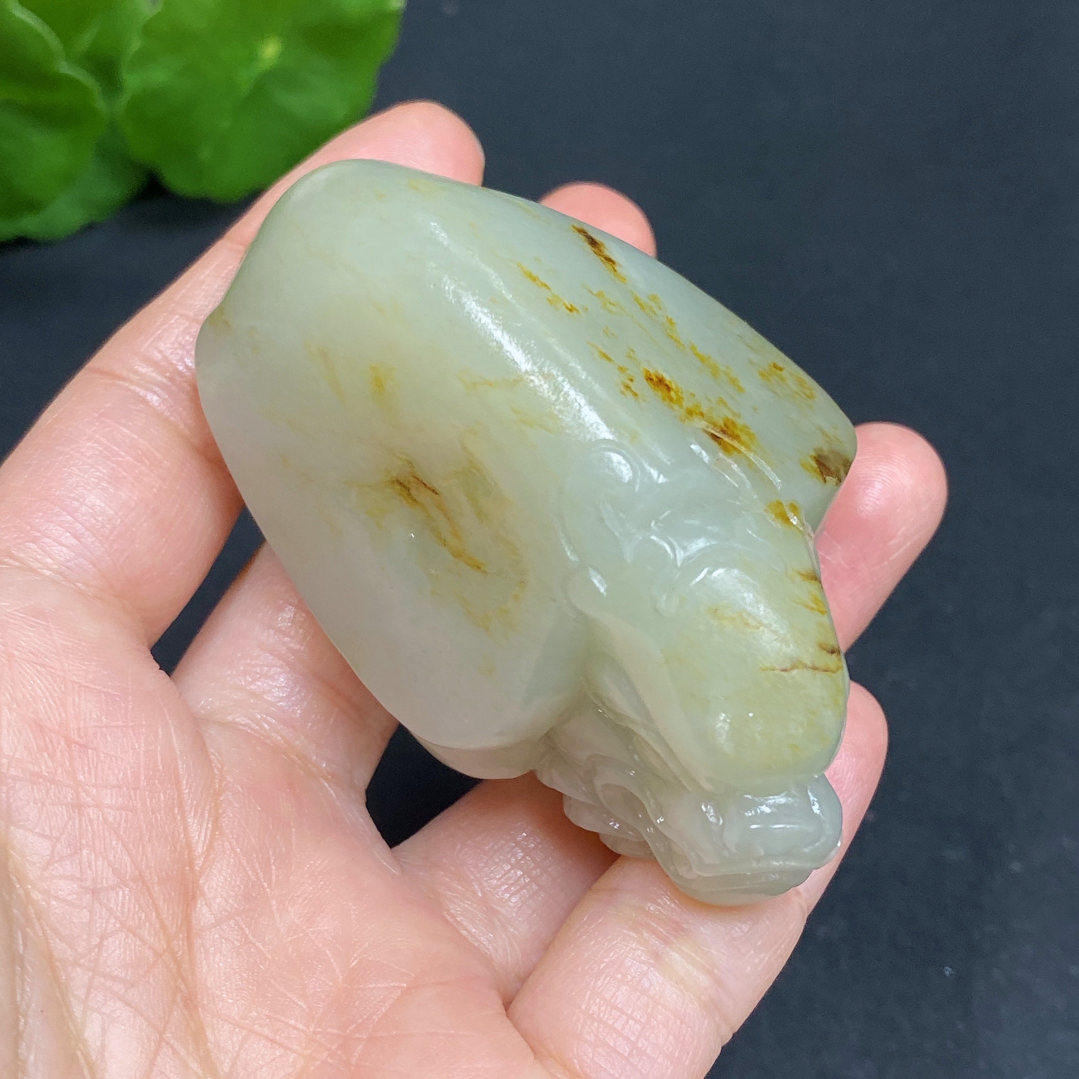 하천옥 손잡이 조각, 용 거북이, 총 중량 약 121.9g, 피부색 출처 미확인