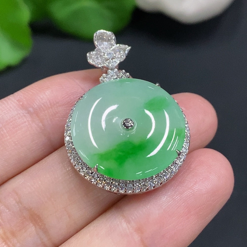 Jadeite Safety Buckle Inlaid Pendant 18K Gold Total Weight Approx. 8.4g