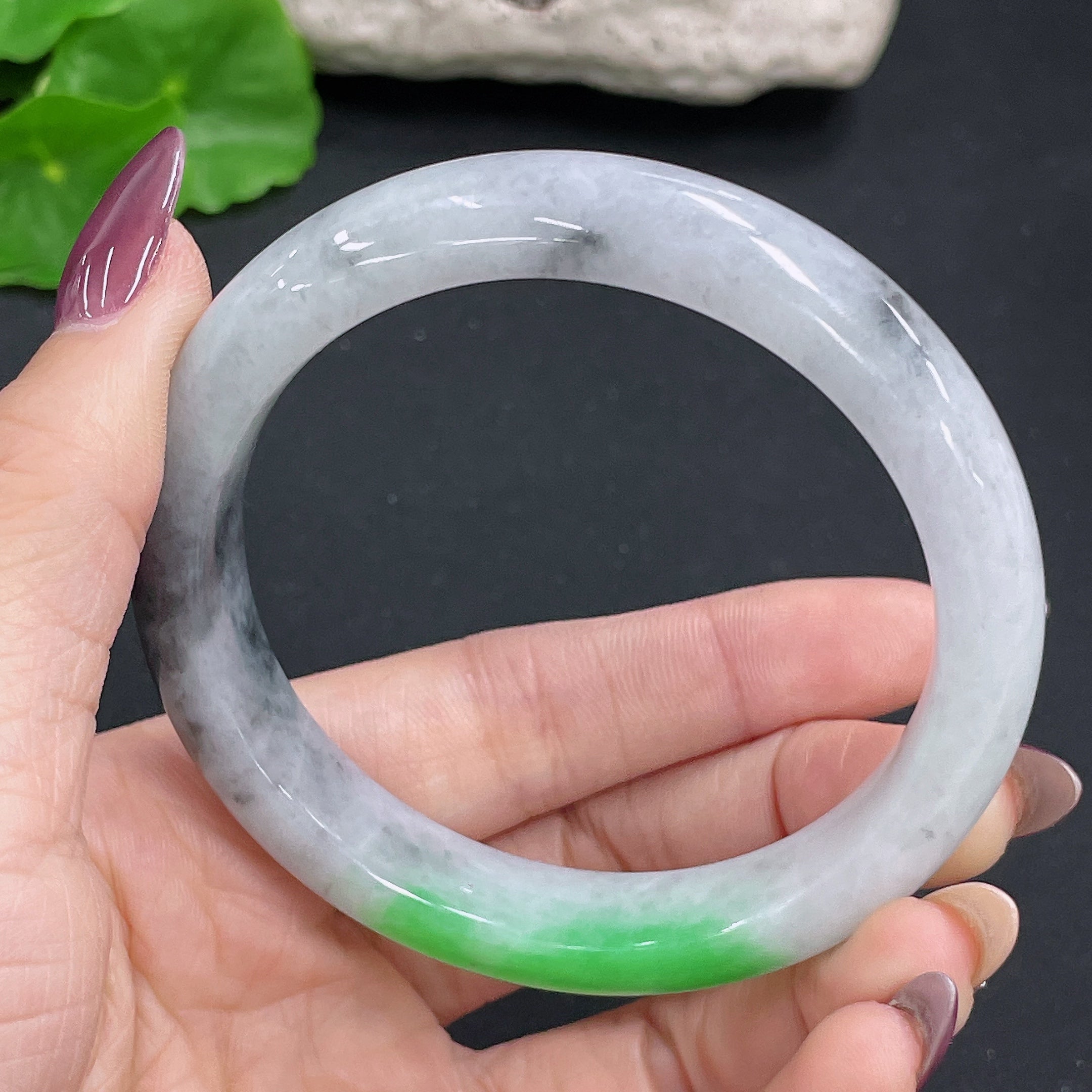 Jadeite round bracelet, total weight about 62.15g, size 59.4