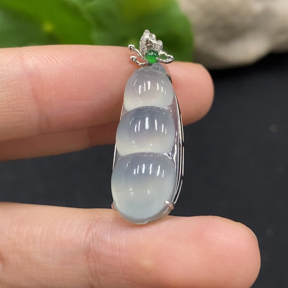 Jadeite Lucky Bean Pendant with 18K Gold and Diamond Accents, Total Weight Approx. 3.25g