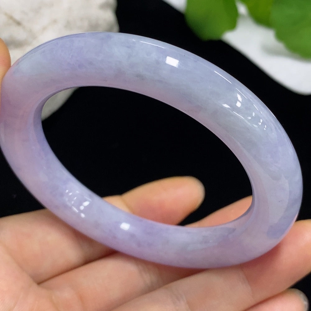 HKHQ jadeite round bangle, size 55.1, weighs approx. 65.54g, featuring smooth, polished jade surface and rounded design.