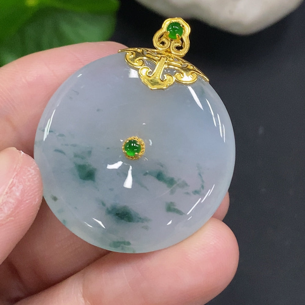 Jadeite safety buckle with 18K gold, featuring intricate design and polished finish, weighing approximately 11.2 grams.