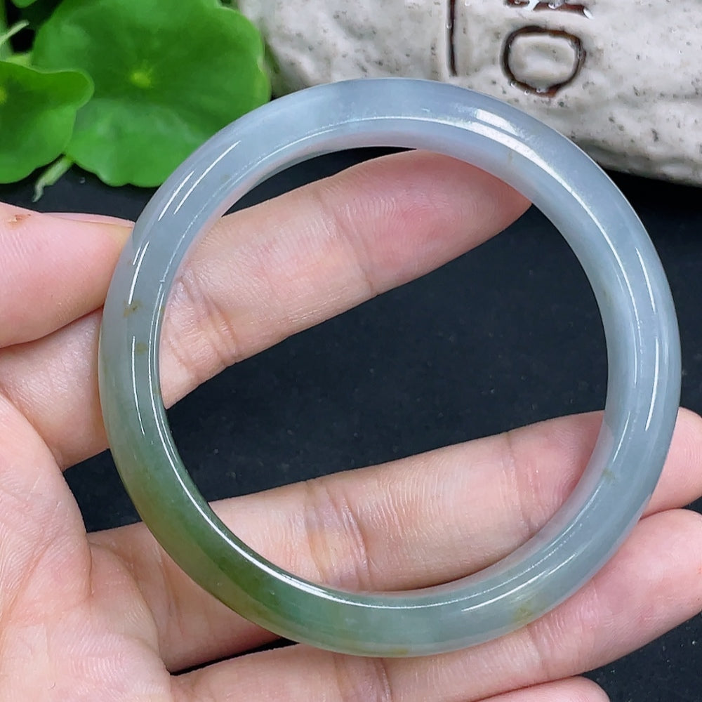 Jadeite round bracelet, repaired