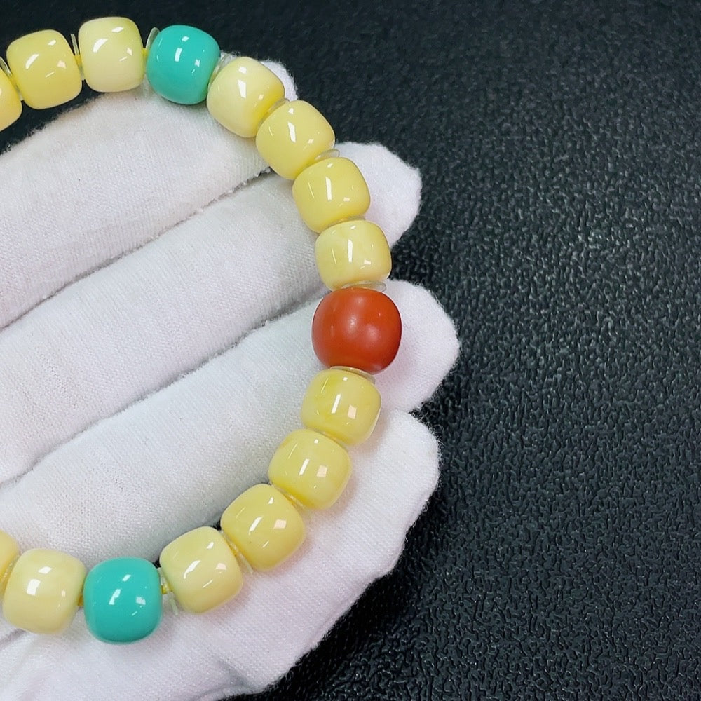 Amber Beeswax Bracelet, approx. 9.6mm, total weight approx. 16.72g, with southern red agate, non-natural stones considered