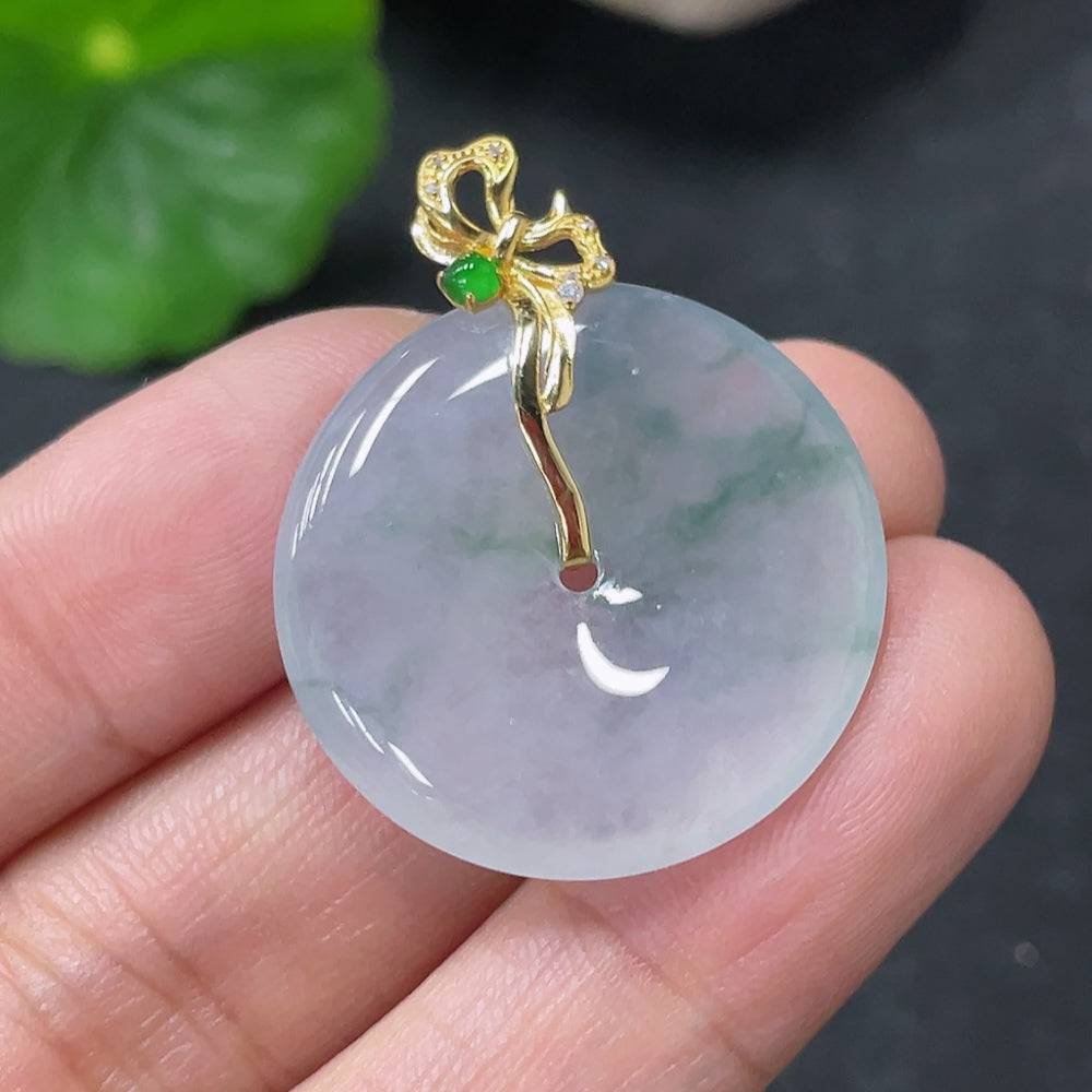 Jadeite Peace Knot pendant with 18k gold clasp, crafted from high-quality jade, weighs approximately 5.22g, non-diamond design.