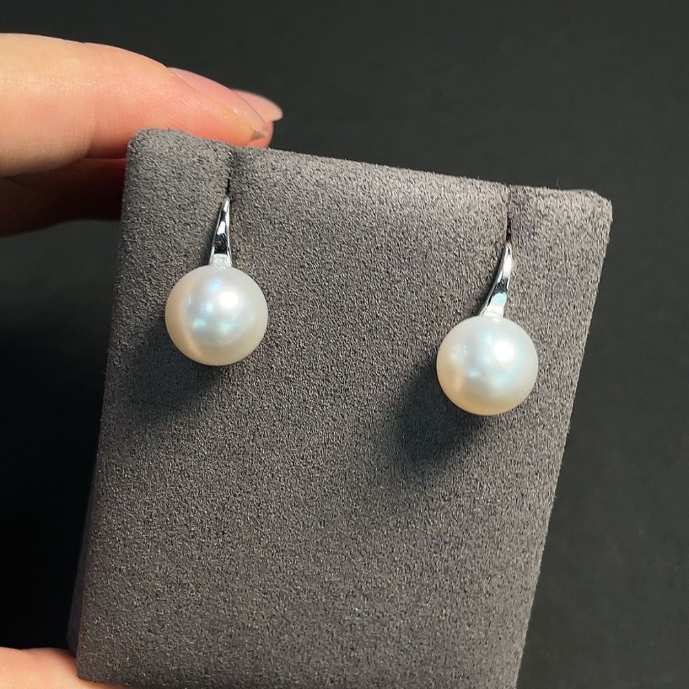 HKHQ seawater pearl earrings with 18K gold setting, 11.2mm pearls, elegant jewelry with a total weight of 5.02g