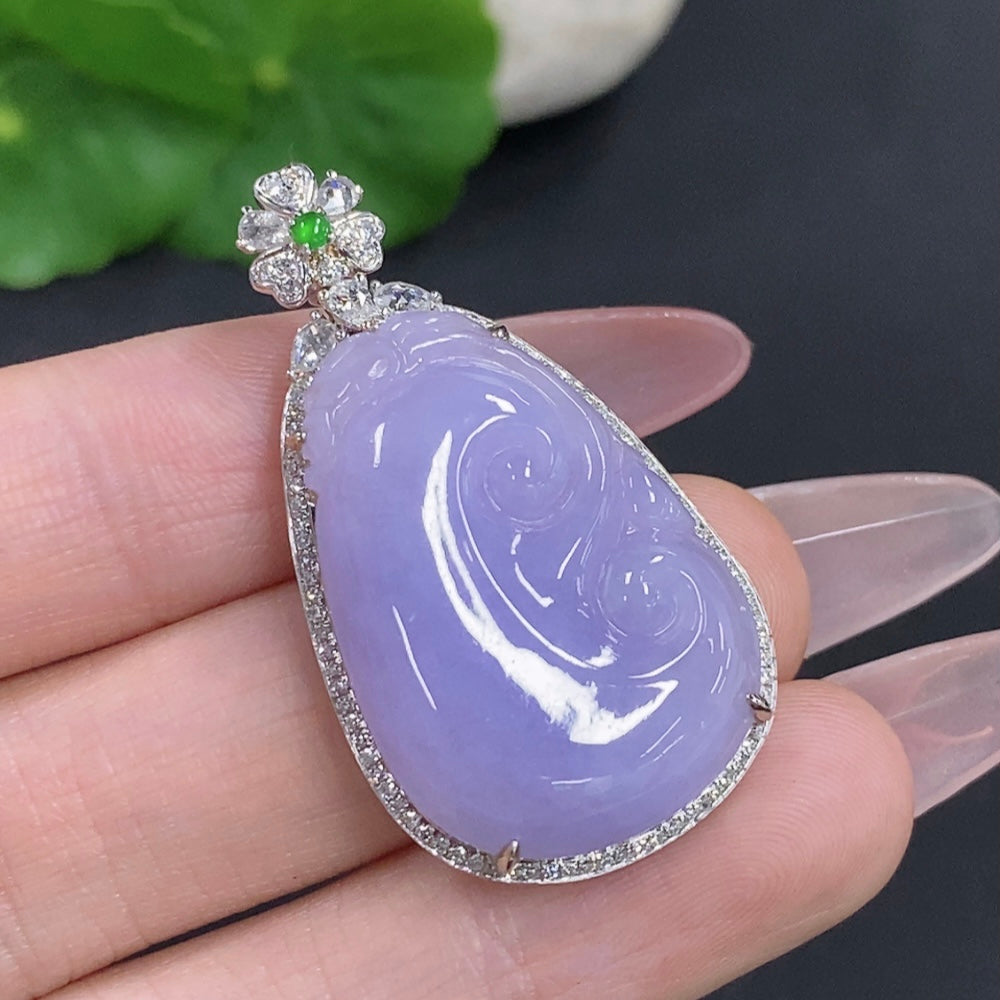 Jadeite Ruyi Pendant 18k Gold Total Weight Approx. 10g with Diamond Accents