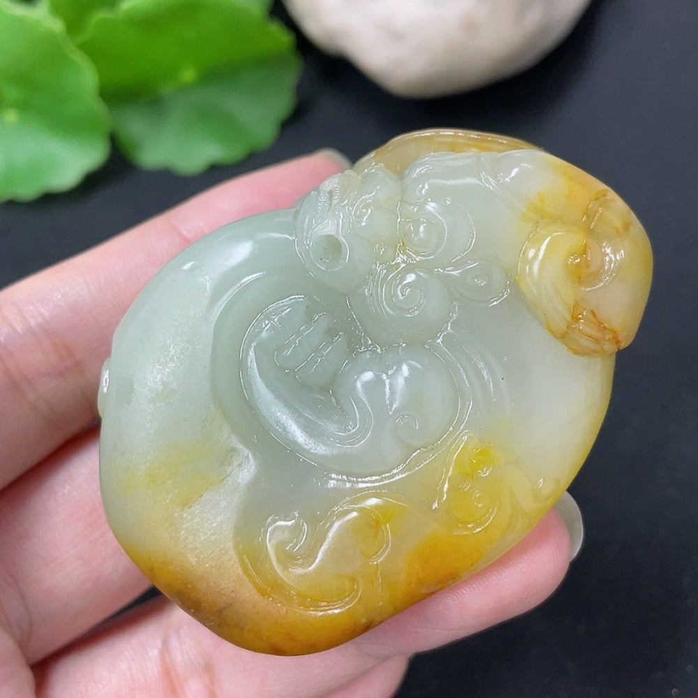 Hetian Jade Pendant, Auspicious Beast, Undetermined Skin Color Origin, Contains Other Mineral Components, Total Weight Approximately 93.7g