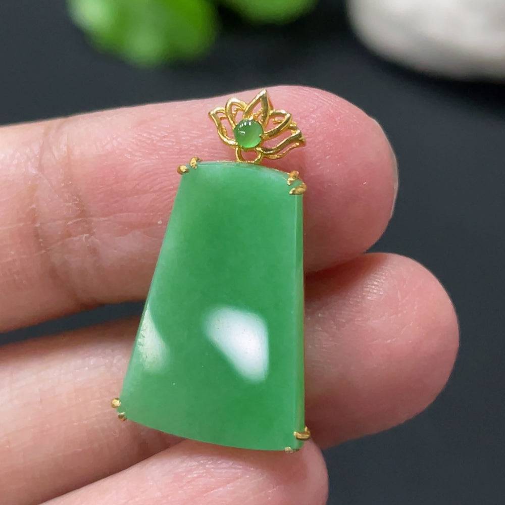 Jadeite plain pendant necklace with 18k gold inlay, crafted by HUILIU HQ, featuring a smooth jade pendant on a delicate chain