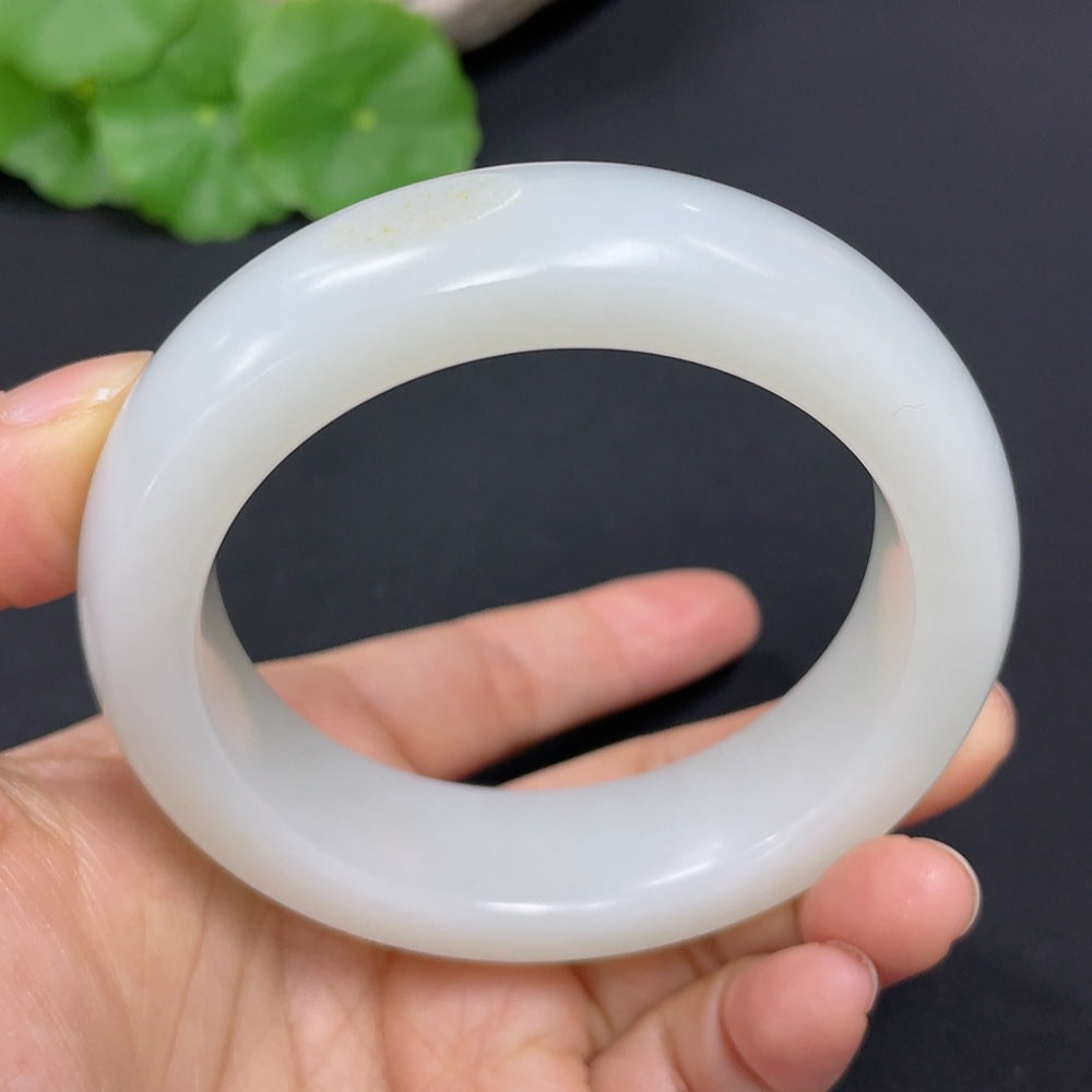 Hetian Jade Round Bracelet Size 56.3 Total Weight Approx. 88.8g Undetermined Skin Color Origin