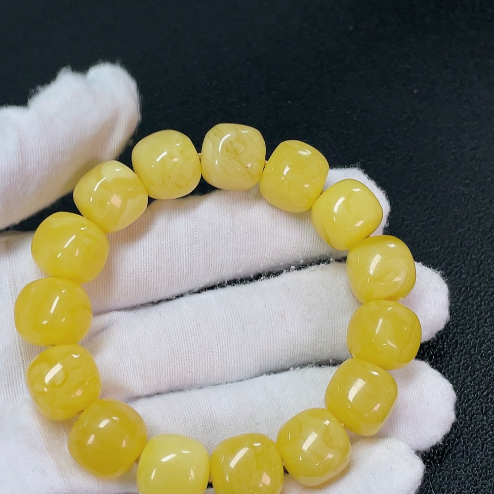 Amber Beeswax Bracelet, Total Weight Approx. 24.85g, Size About 13.2mm