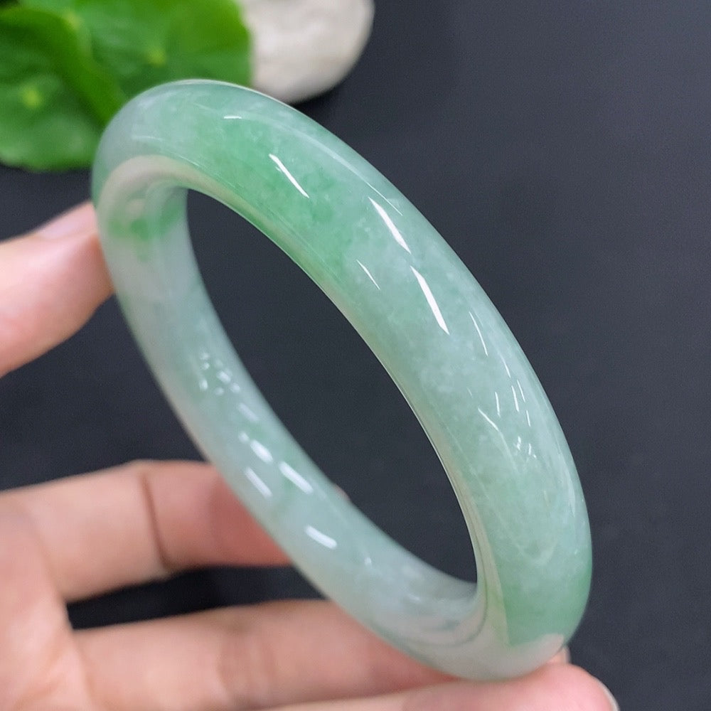 Jadeite Round Bangle