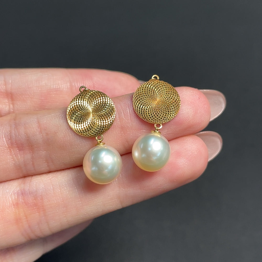 Seawater Pearl Pendant Unmarked 18k Gold Approx. 3.82g Total Weight Ca. 9.1mm
