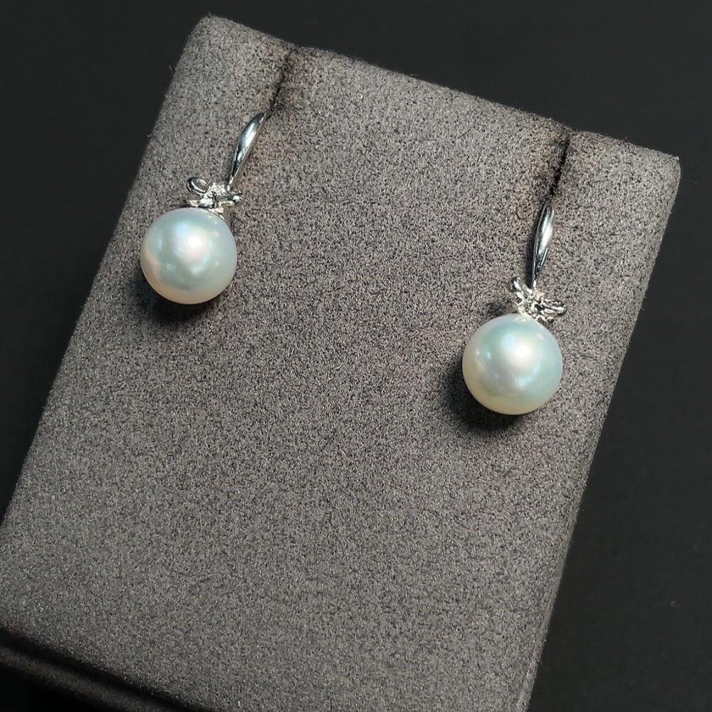 Seawater Pearl Earrings Set in 18K Gold with Diamond Accents, Approx. 9.6mm, Total Weight Approx. 4.12g
