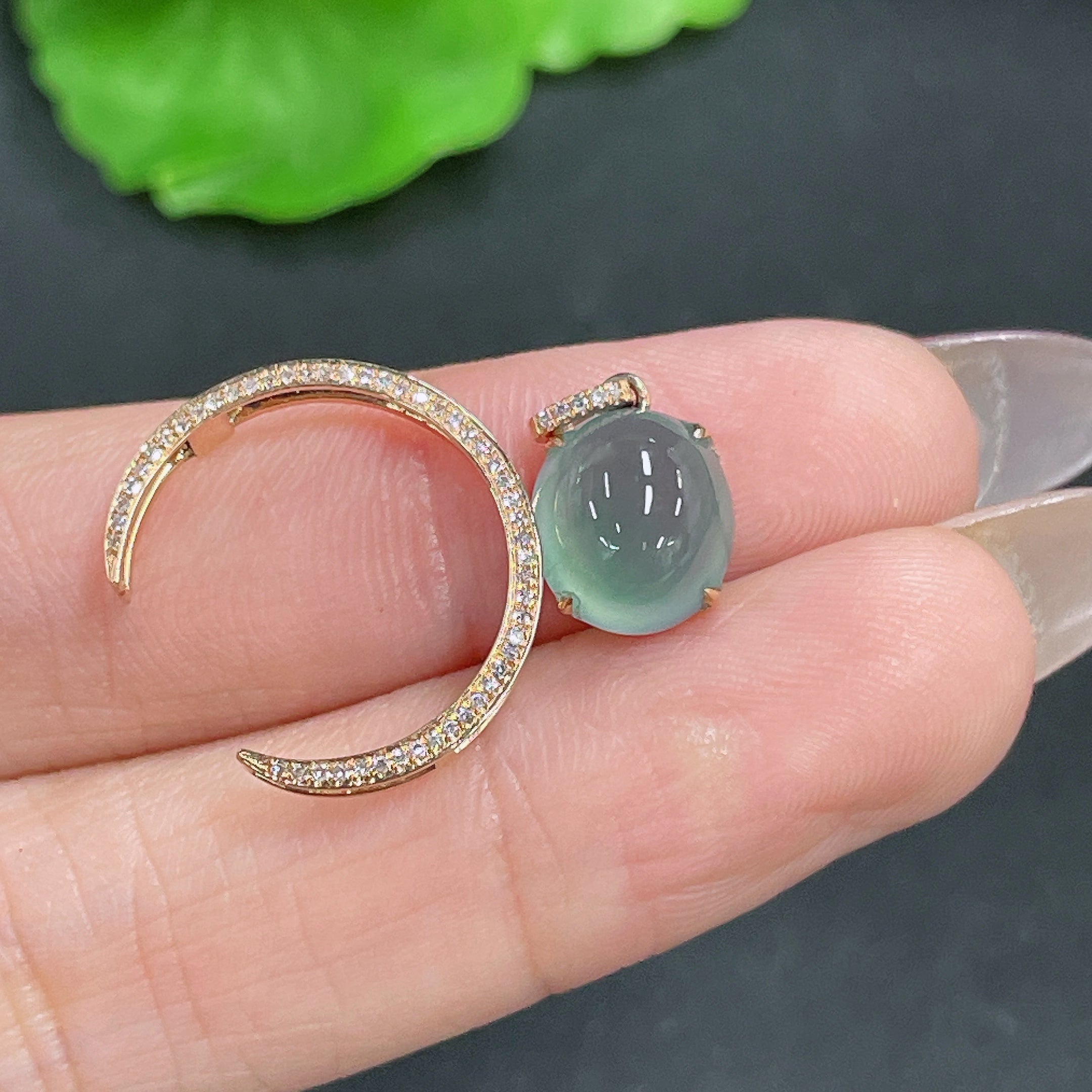 Jadeite Pendant 18k Gold Set with Diamonds (Dual-purpose Ring) Total Weight Approx. 1.82g