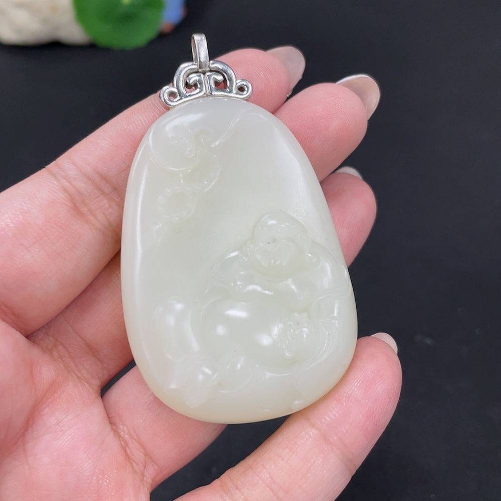 Hetian jade inlaid Buddha pendant by HUILIU HQ, weighing approximately 52.5g, featuring intricate jade craftsmanship and detailed design.