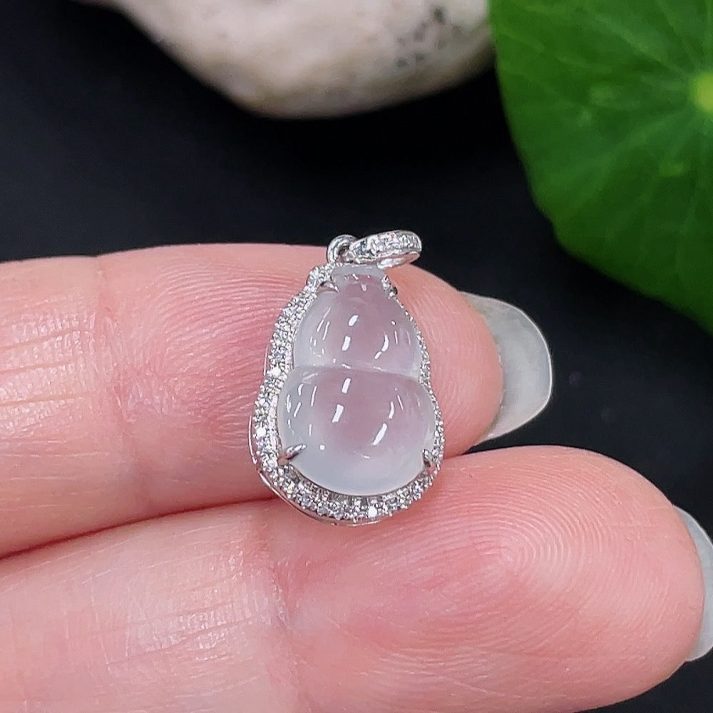 Jadeite gourd inlaid pendant 18K gold total weight about 1.2g (with diamond accents)