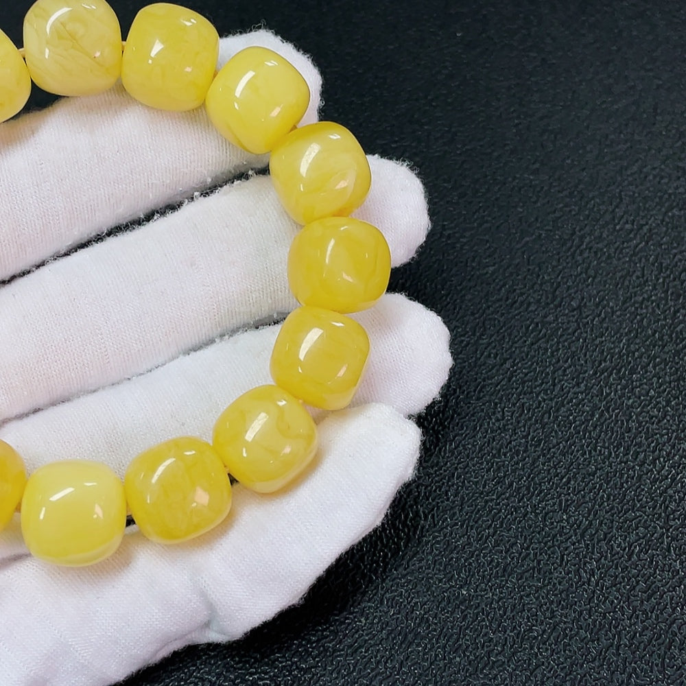 Amber Beeswax Bracelet, Total Weight Approx. 24.85g, Size About 13.2mm