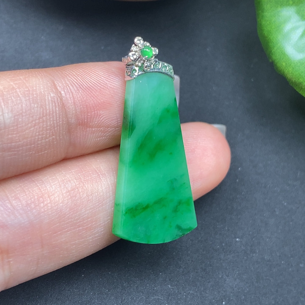 Jadeite Inlaid Pendant Plain Pendant Non-Diamond 18k Containing Other Mineral Components