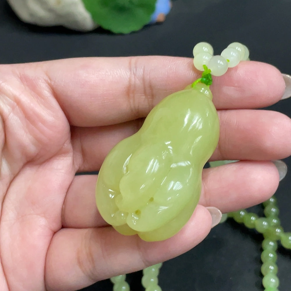 和田玉ペンダント ベルガモット、チェーン込み総重量約81.1g