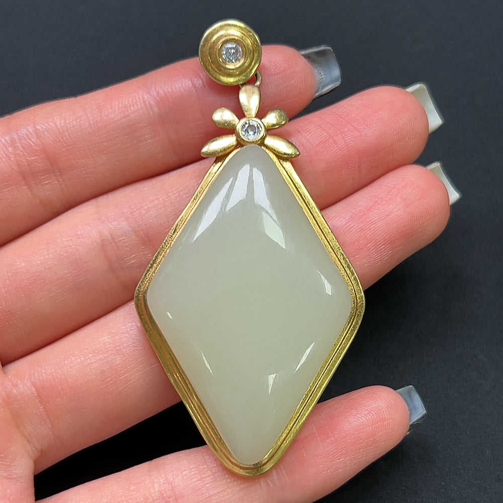 Hetian Jade Inlaid Plain Pendant with 18K Gold, Total Weight Approx. 25.7g
