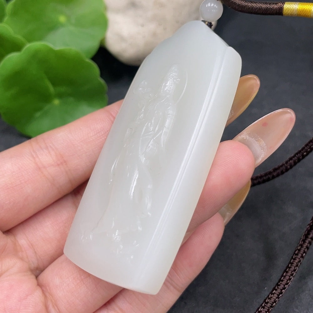 和田玉觀音墜飾,毛重約(含繩)58.3克