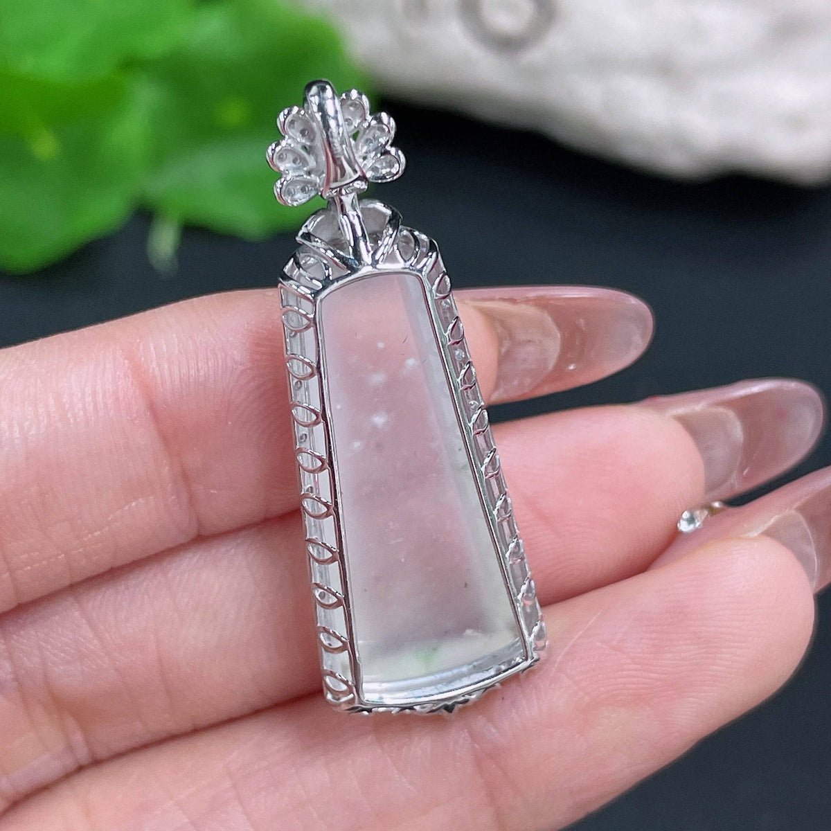 Huiliu jadeite plain pendant with diamond inlay, showcasing smooth green jade and sparkling diamond accents.