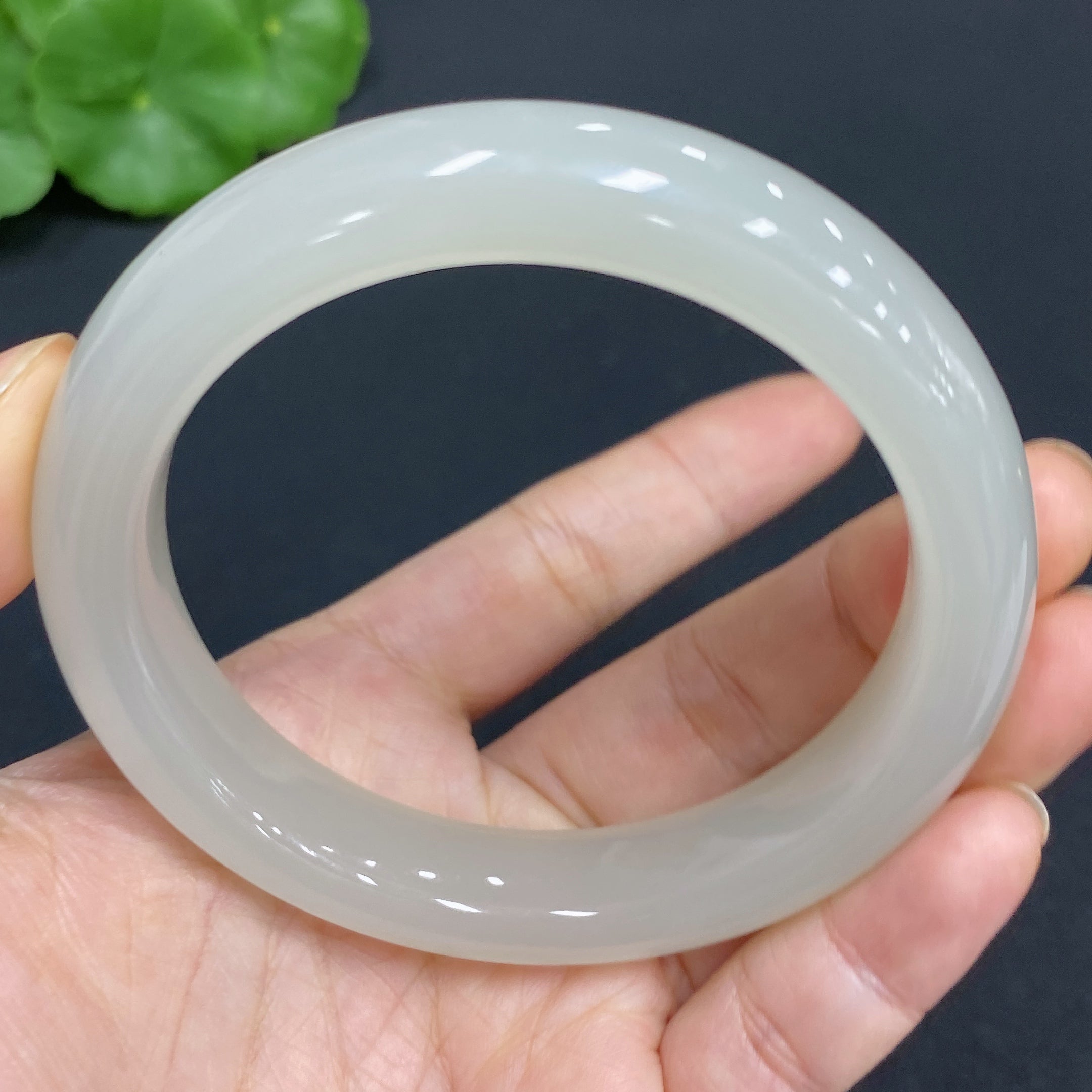Hetian Jade Round Bracelet (Size 58.5, Total Weight Approx. 62g)