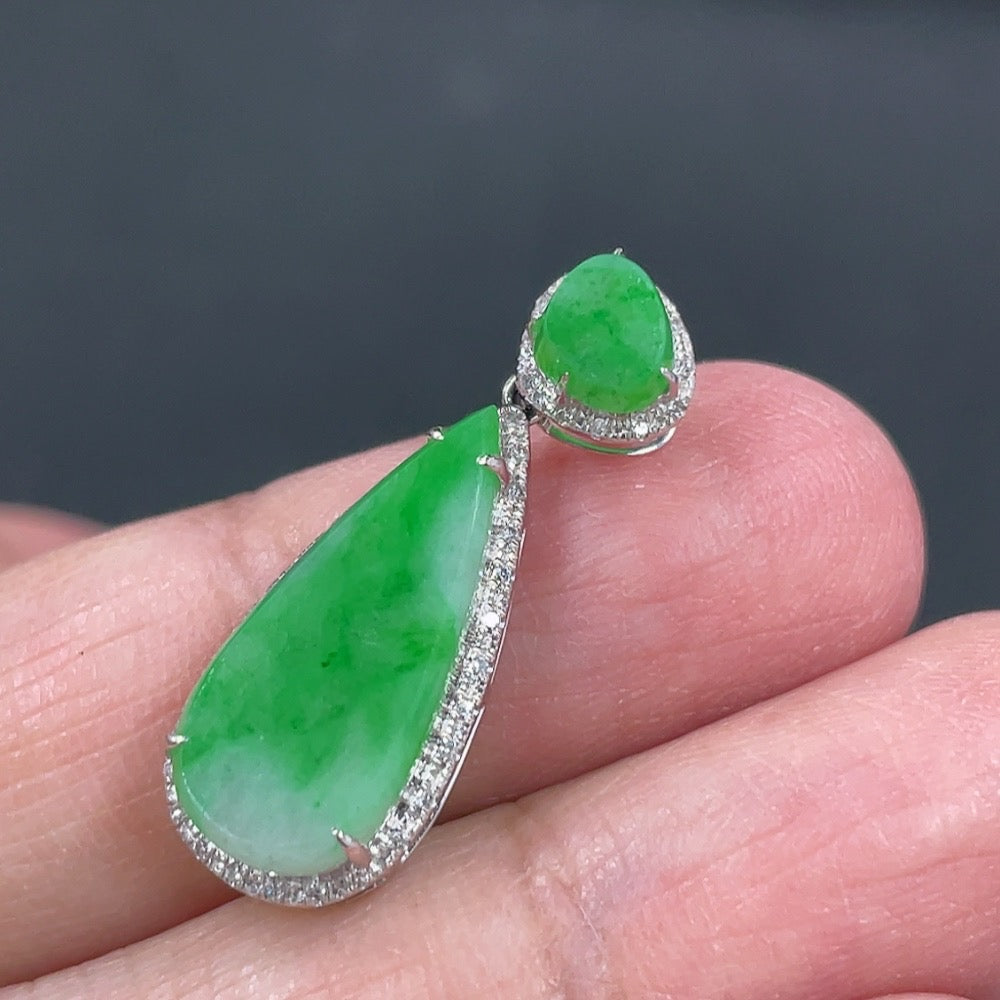 Jadeite Pendant with 18k Gold and Diamond Accents, Total Weight Approximately 1.57g