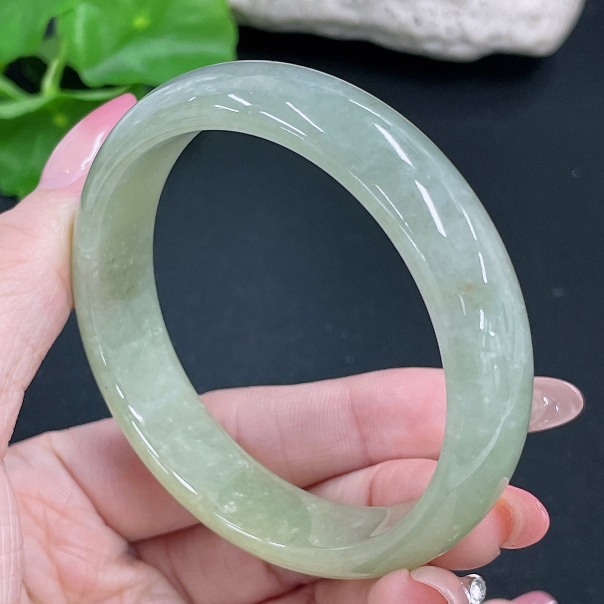 Jadeite round bracelet by HKHQ with a total weight of 51.42g and size 56.8, featuring smooth green jade beads.