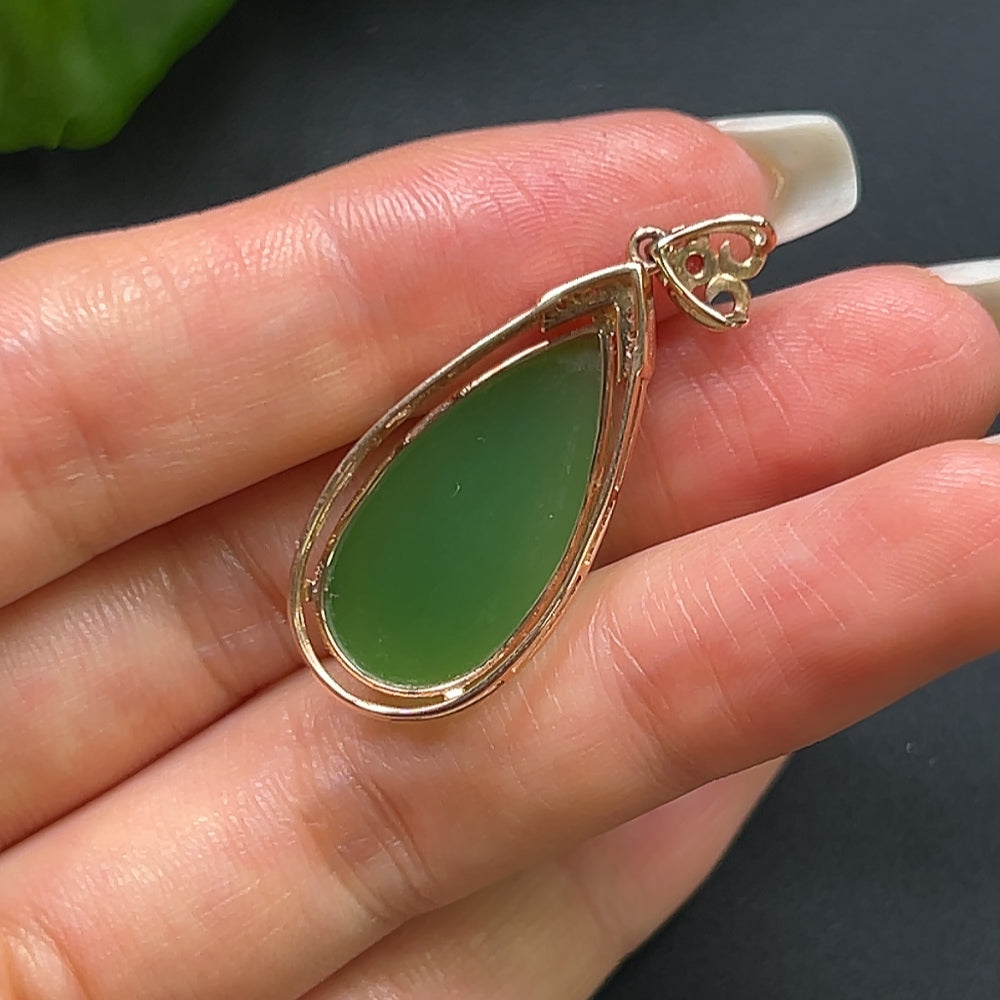 Hetian Jade Cabochon Pendant with 18K Gold and Colorless Diamond Accents