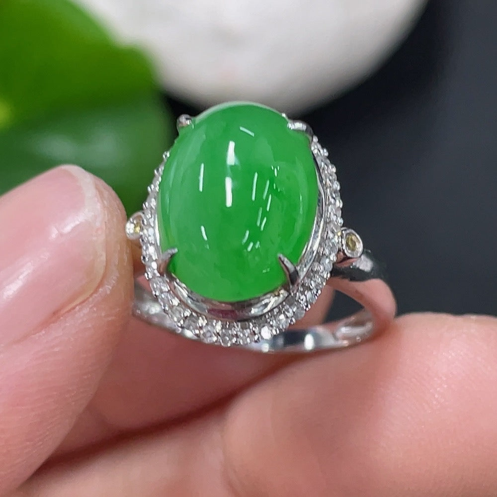 Jadeite cabochon ring in 18K gold with diamond accents, size 9, from HUILIU HQ, showcasing a polished jade gemstone.
