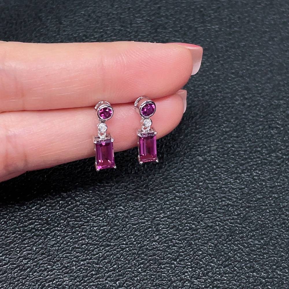 Huiliu Certified garnet gemstone earrings, no imprint, tested content, non-diamond, approximately 2.24 grams, elegant jewelry accessory