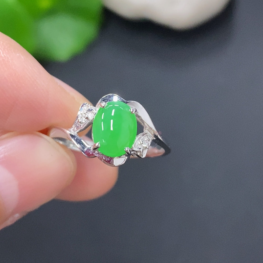 Jadeite Cabochon Solitaire Ring . (Non-Diamond) | Huiliu Certified