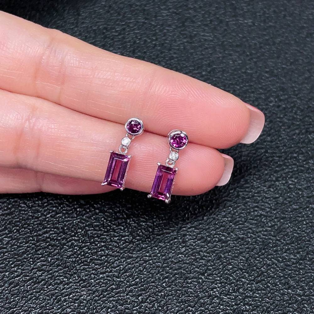Huiliu gemstone garnet earrings with no imprint, tested content, non-diamond, weighing approximately 2.24 grams, featuring vibrant red garnets.