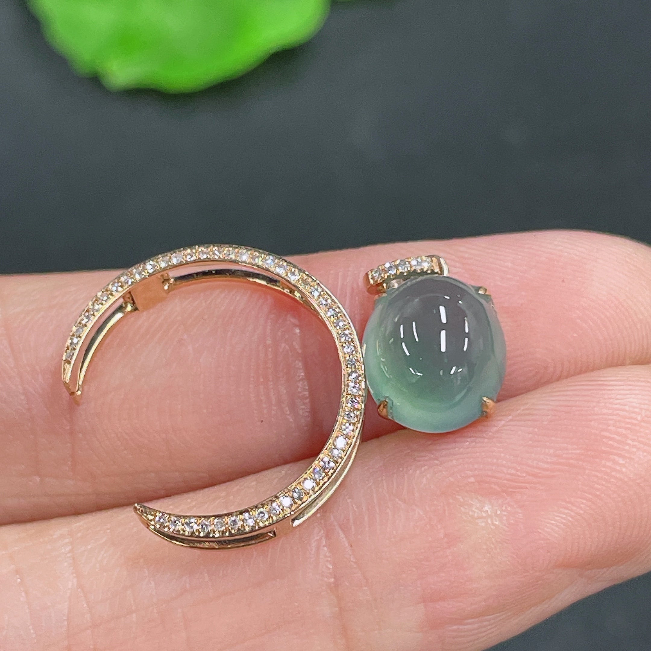 Jadeite Pendant 18k Gold Set with Diamonds (Dual-purpose Ring) Total Weight Approx. 1.82g