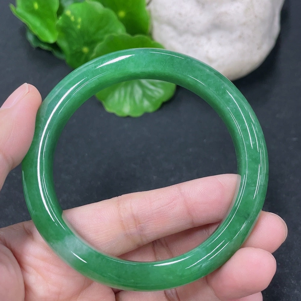 HKHQ jadeite round bangle, 53.8mm size, smooth polished bracelet with a total weight of 49.13g, displayed on a neutral background.