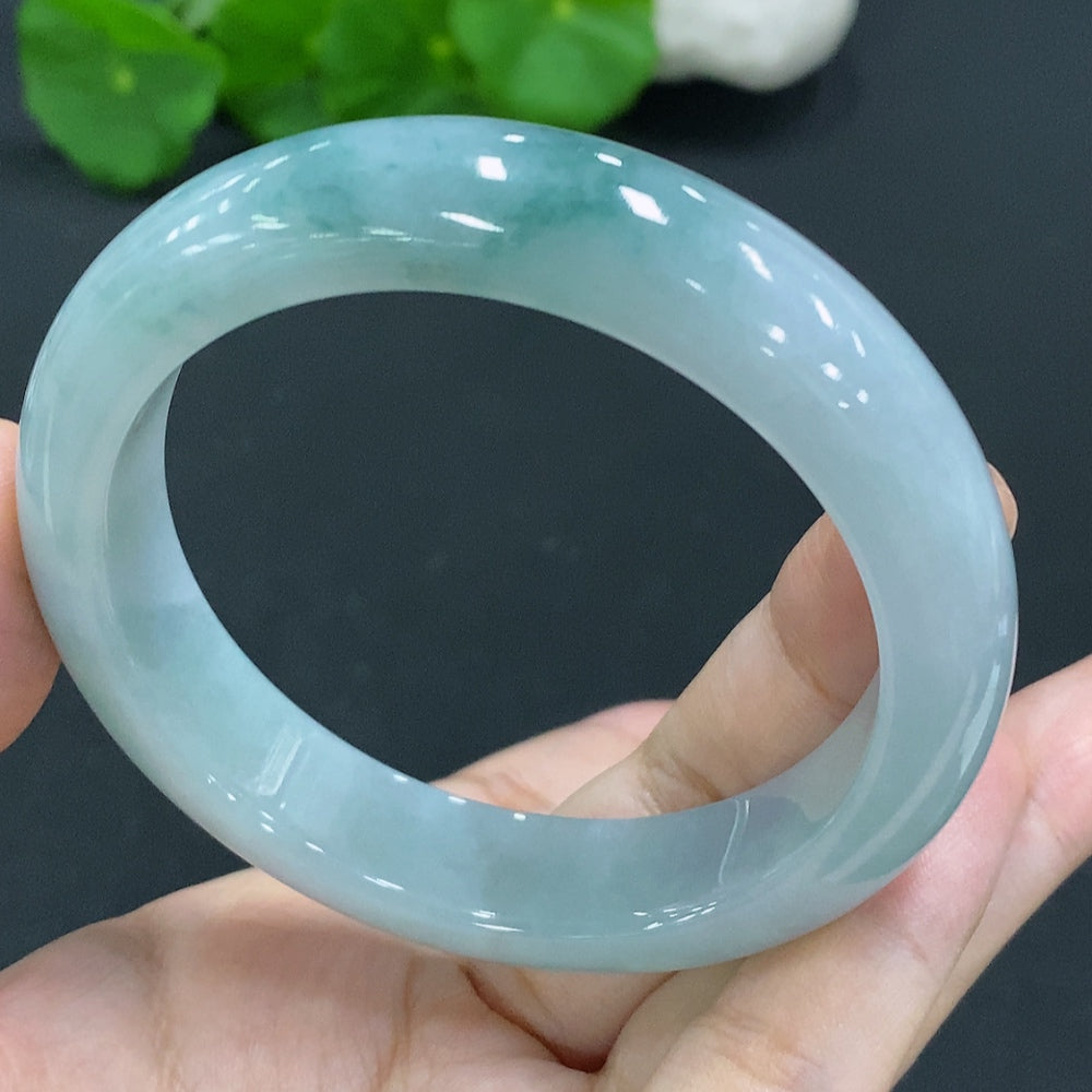 Jadeite round bracelet, size 58, total weight approximately 69.4g