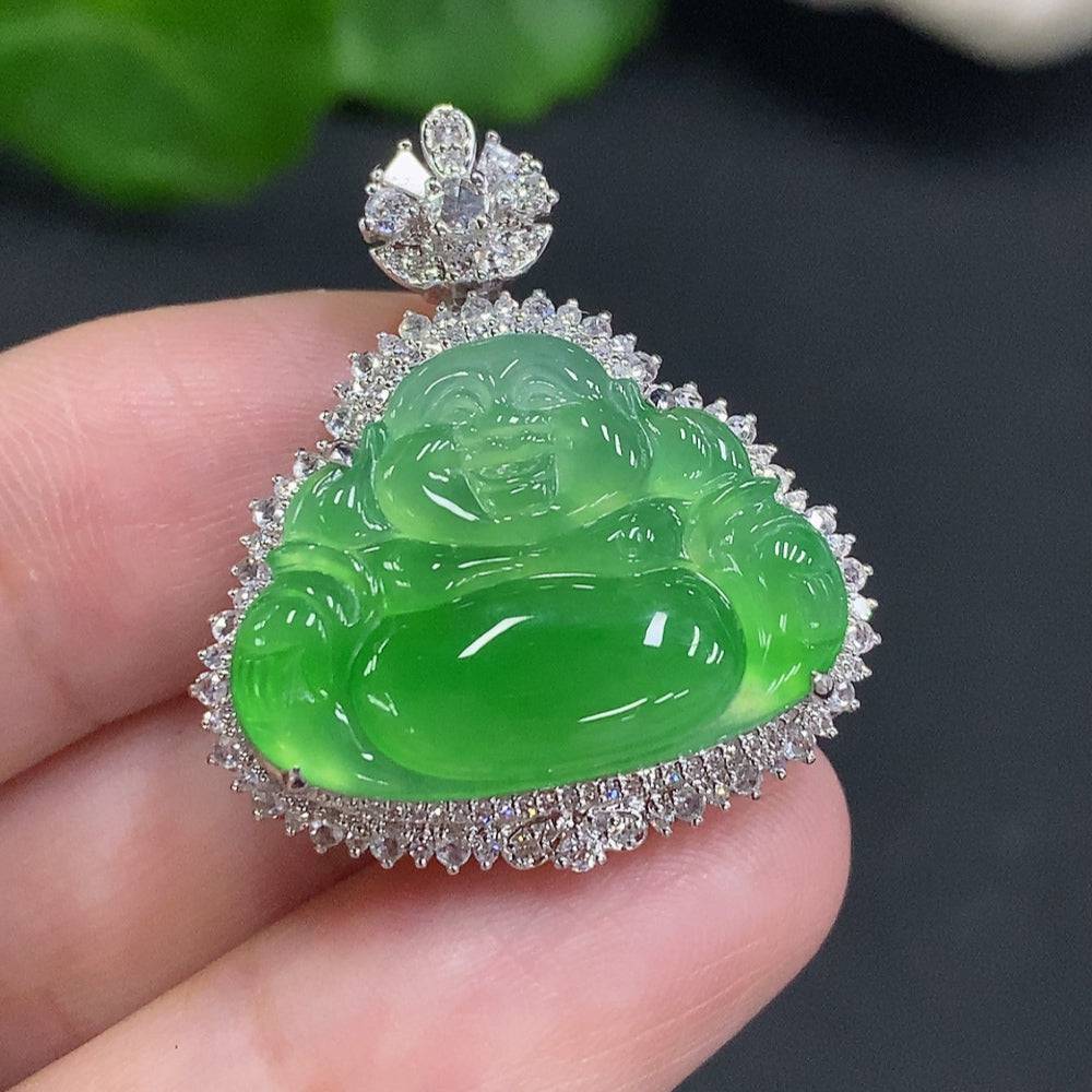 Jadeite Buddha pendant with 18K gold setting and diamond accents, weighing approximately 7.2g, by HUILIU HQ.