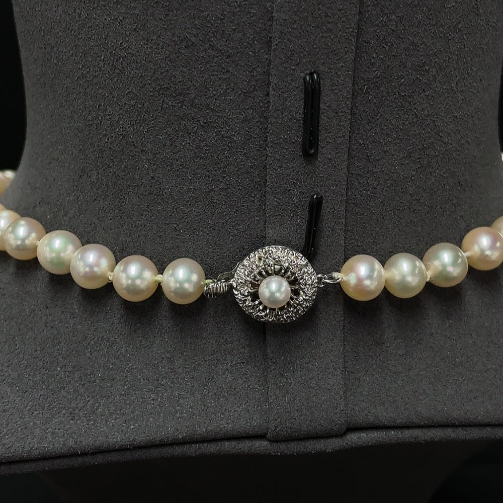 Seawater Pearl Strand Non-Gold Setting Approx. 7.6mm Total Weight About 35.29g Color Origin Undetermined