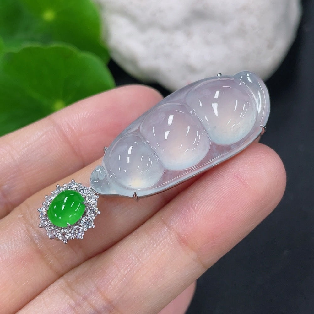 Jadeite Inlaid Lucky Bean Pendant 18k Non-Diamond Total Weight Approx. 7.5g