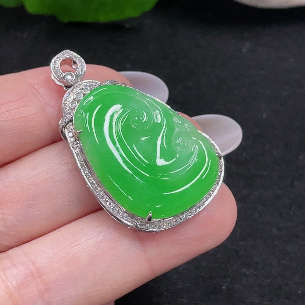 Jadeite Ruyi Pendant 18K Gold Total Weight Approx. 6.7g (With Diamond Accents)