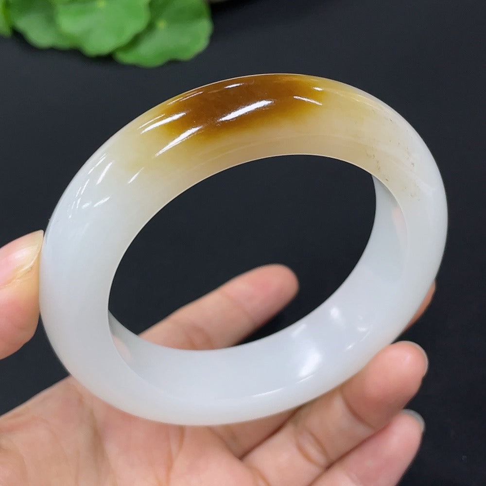 HKHQ Hetian Jade round bracelet with size 56.7 and approximately 91.5g weight, showcasing smooth, polished jade beads.