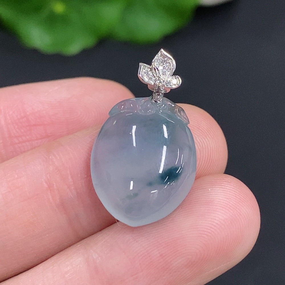 Jadeite Peach Pendant with 18K Gold Clasp, Total Weight Approximately 3.5g