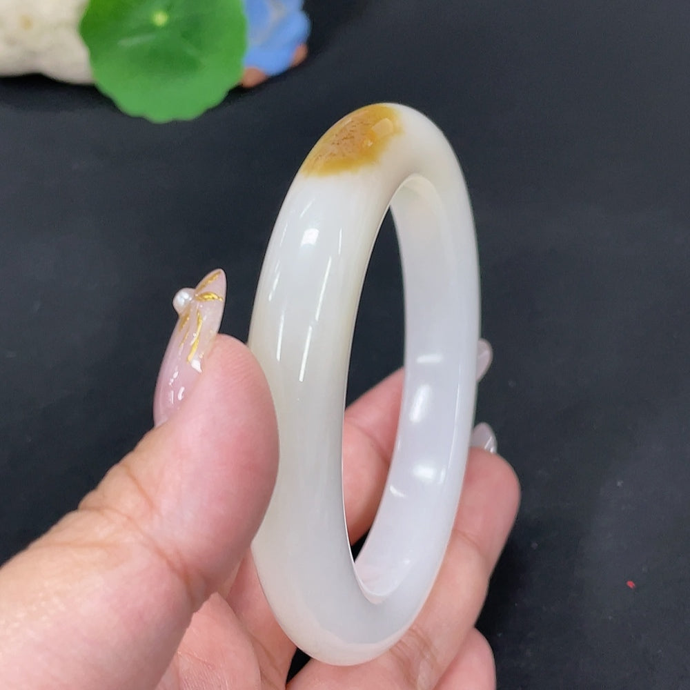 Hetian Jade Round Bracelet Size 57.9 Total Weight Approx. 63.9g Undetermined Skin Color Origin